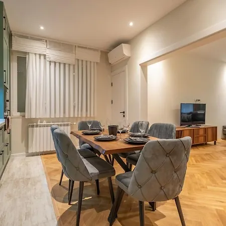 Elegant & Stylish 2-bedroom