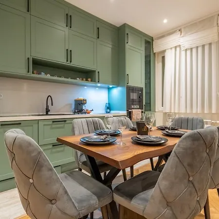 Elegant & Stylish 2-bedroom