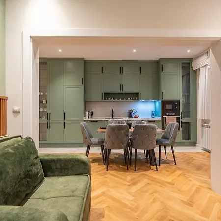 Elegant & Stylish 2-bedroom * Szófia