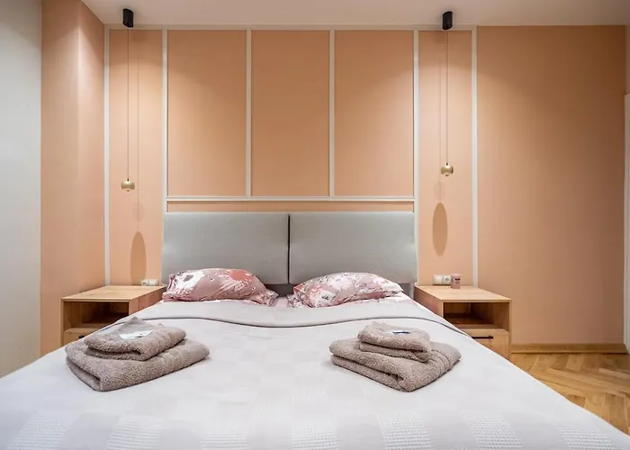 Elegant & Stylish 2-bedroom アパート