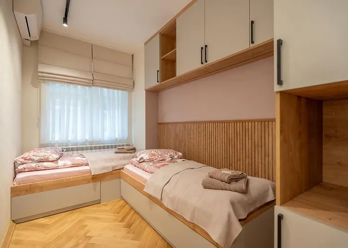 Elegant & Stylish 2-bedroom ソフィア