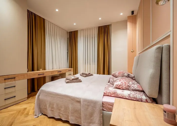 Elegant & Stylish 2-bedroom