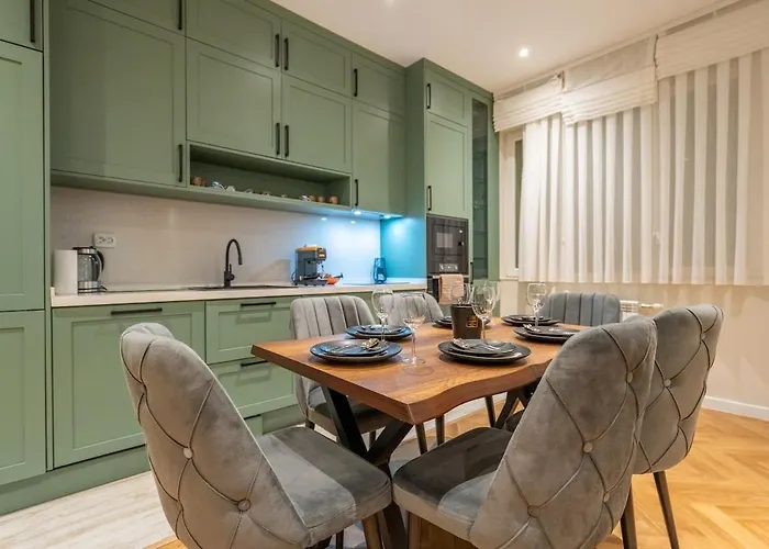 Elegant & Stylish 2-bedroom