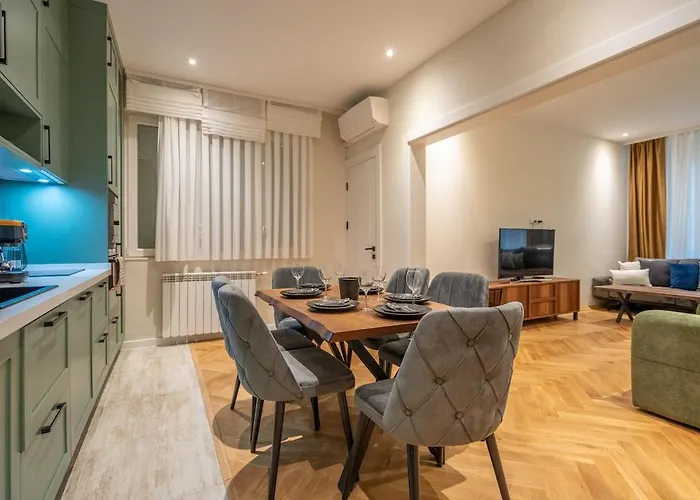 Elegant & Stylish 2-bedroom