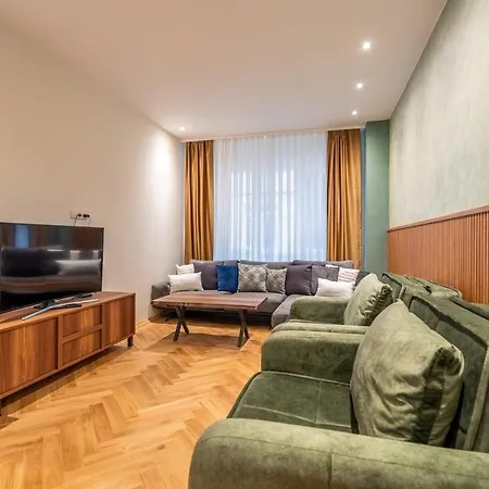 Elegant & Stylish 2-bedroom